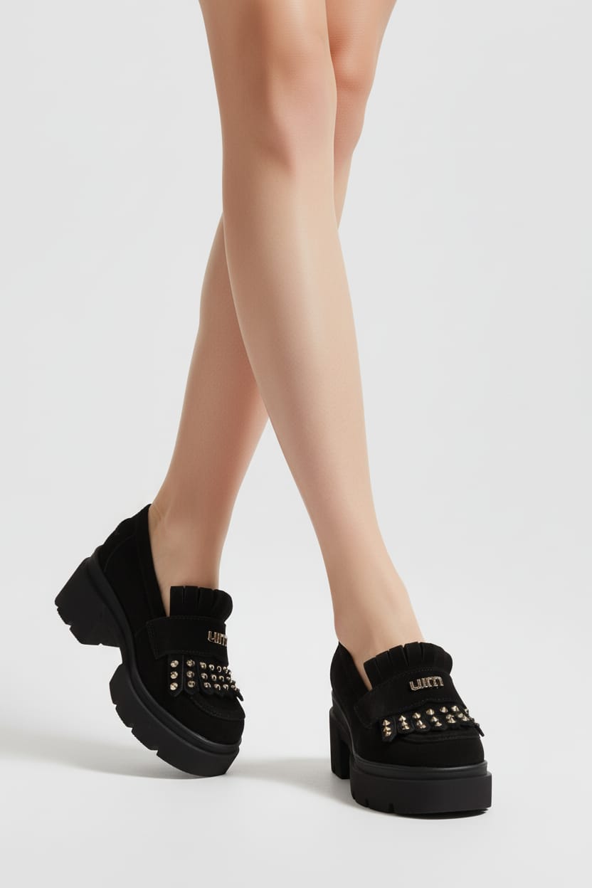 Pantofi casual cu platforma si aplicatii metalice