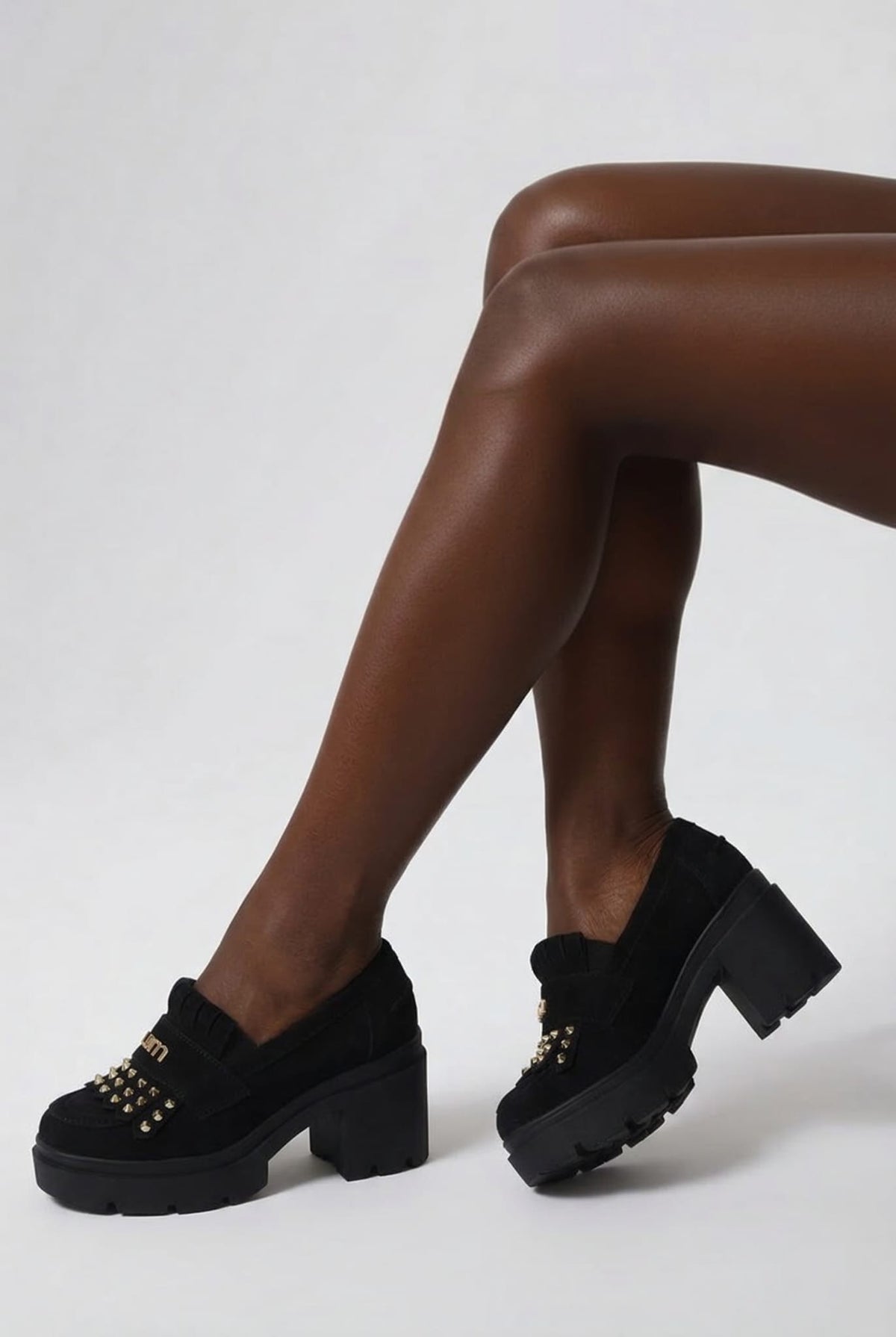 Pantofi casual cu platforma si aplicatii metalice